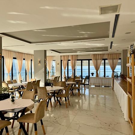 Hotel Britania Vlore Bagian luar foto