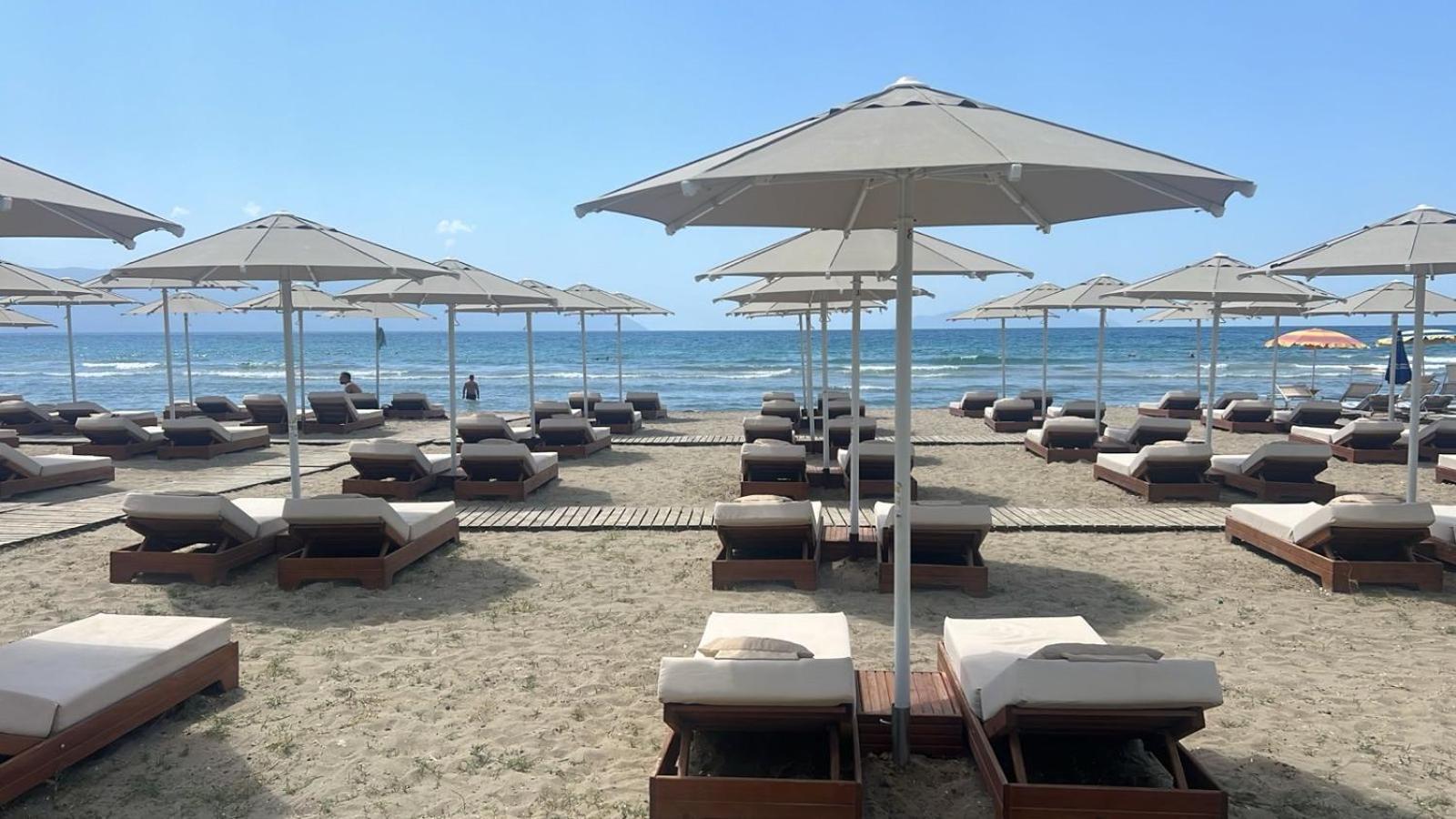 Hotel Britania Vlore Bagian luar foto