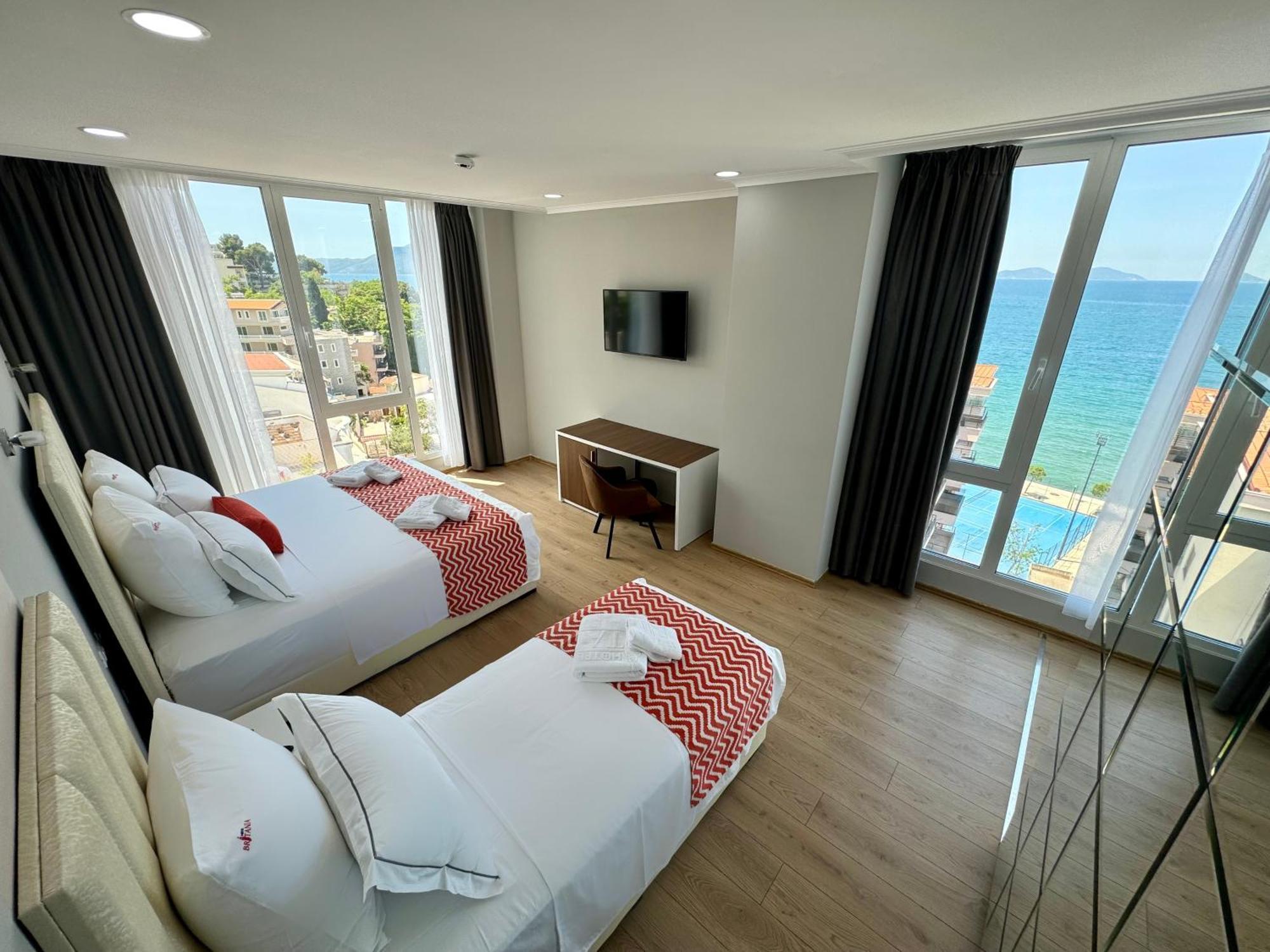 Hotel Britania Vlore Bagian luar foto