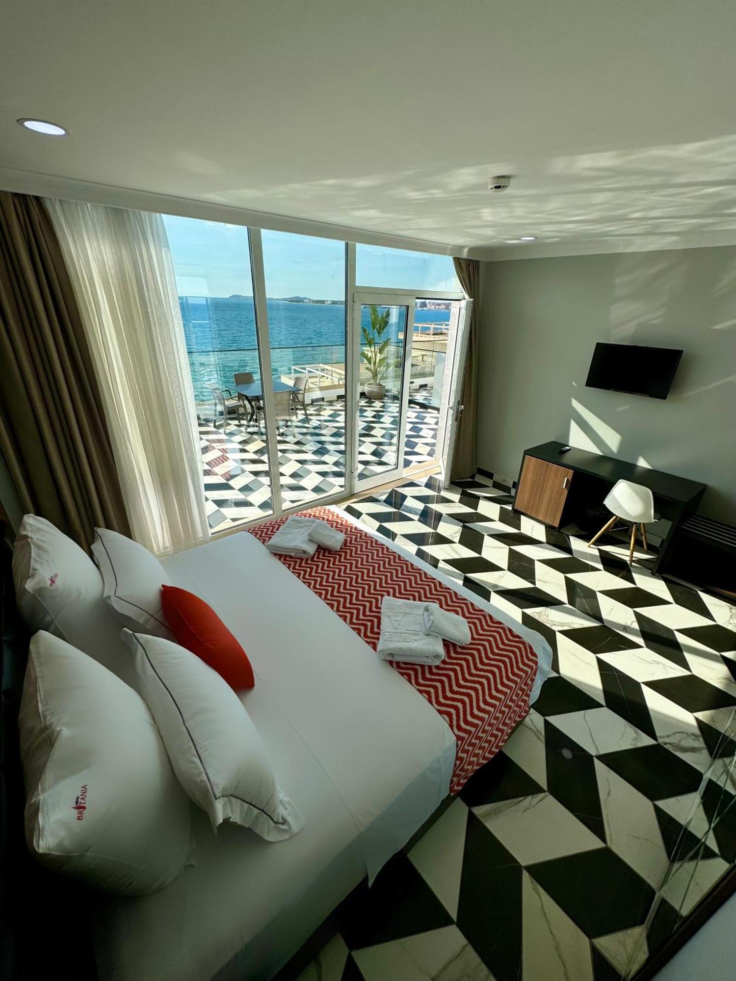 Hotel Britania Vlore Bagian luar foto