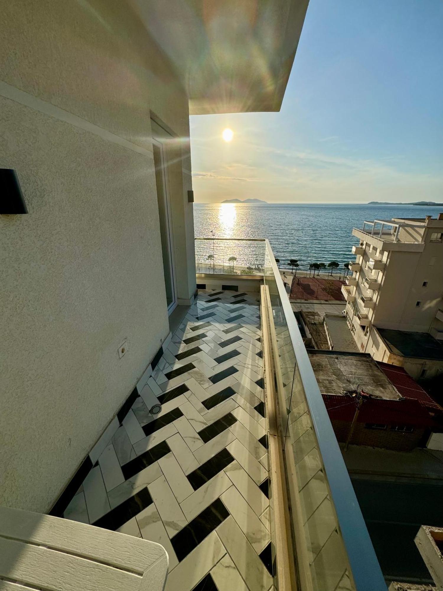 Hotel Britania Vlore Bagian luar foto