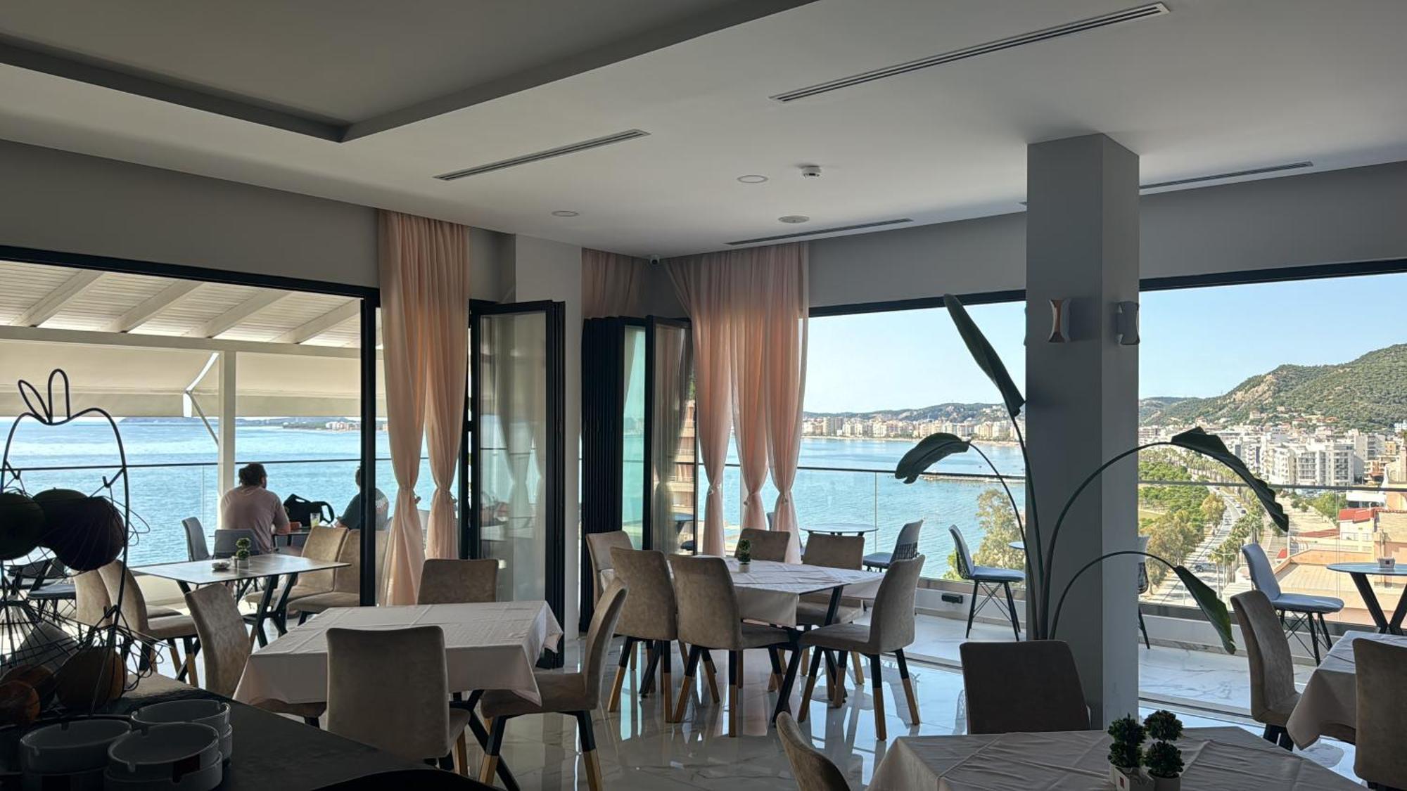 Hotel Britania Vlore Bagian luar foto