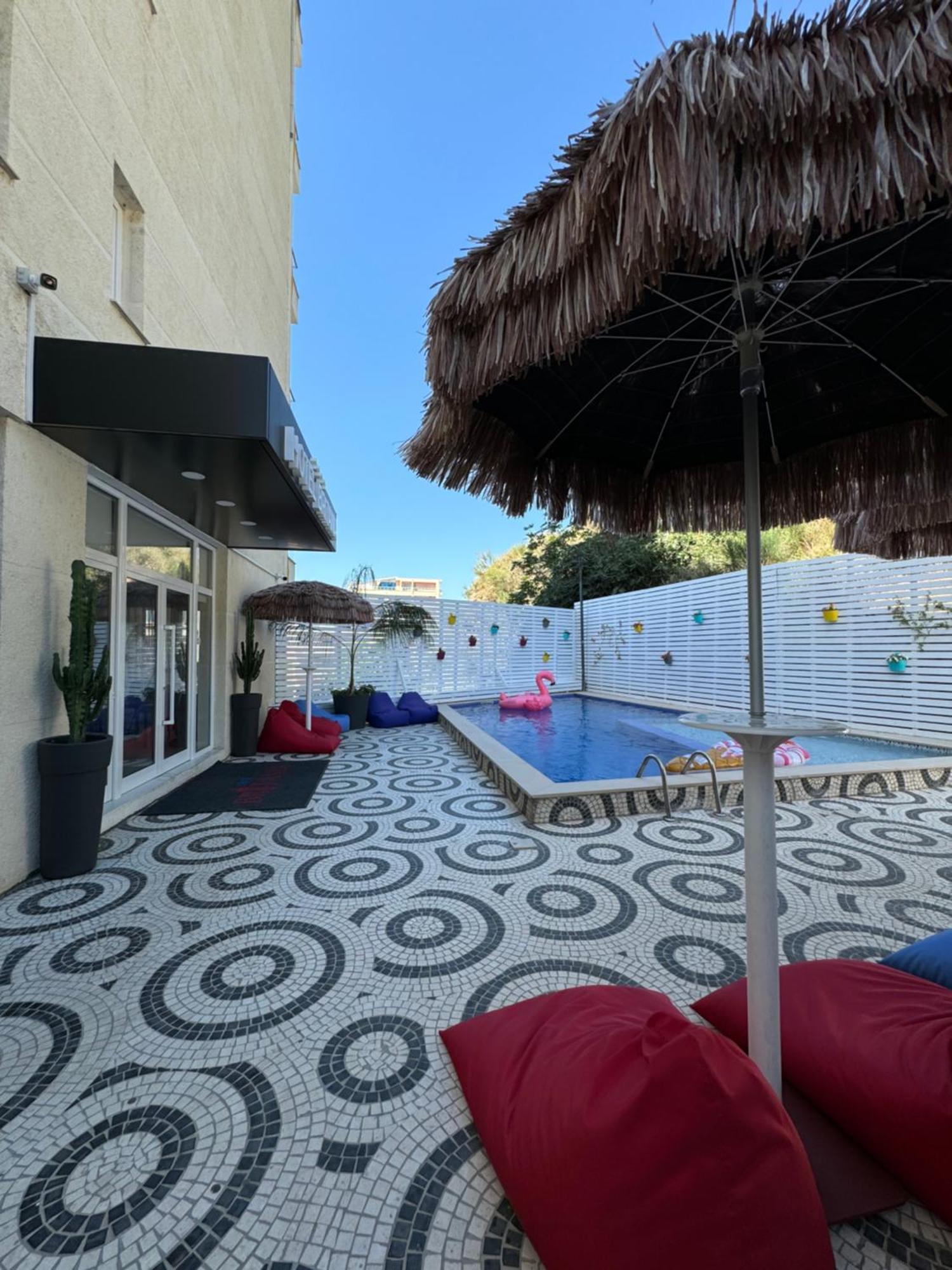 Hotel Britania Vlore Bagian luar foto