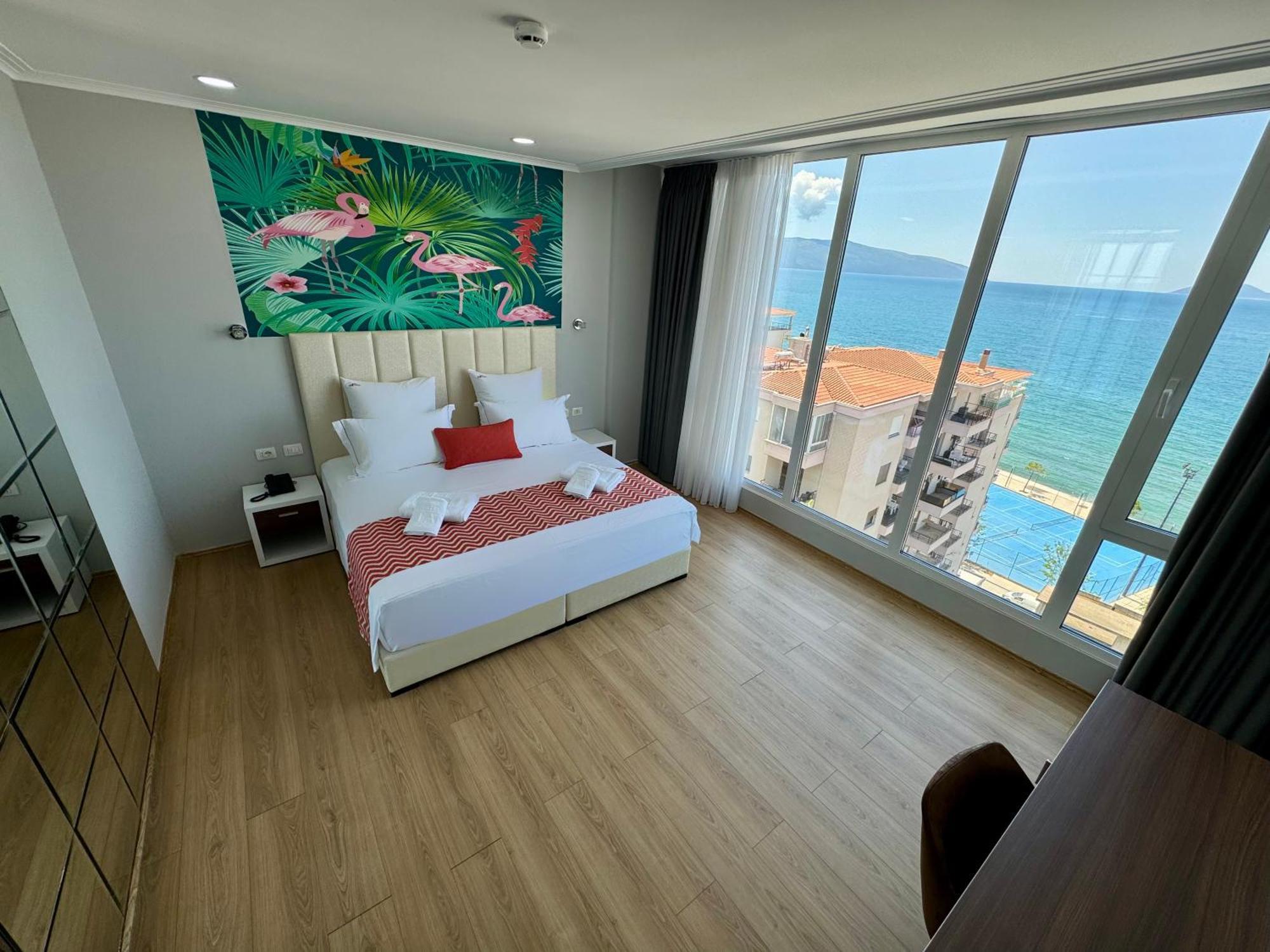 Hotel Britania Vlore Bagian luar foto