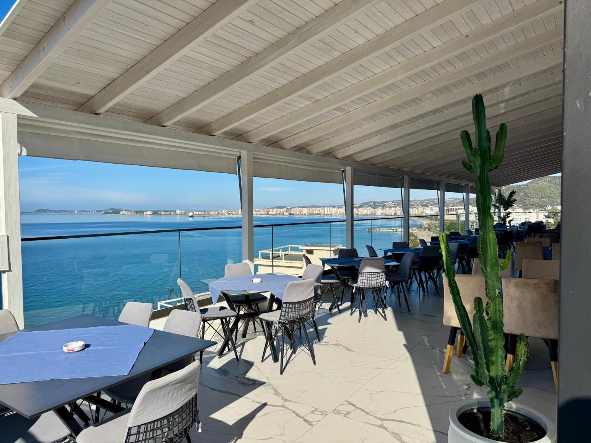 Hotel Britania Vlore Bagian luar foto